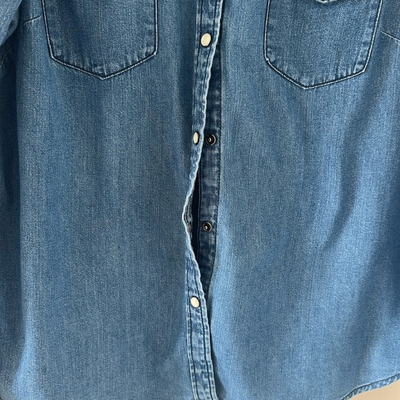 Gap Women’s Chambray Denim Western Snap Button Down Shirt Sz Large - Picture 5 of 7